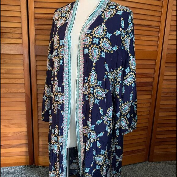 NEW! PLUS Size Paisley Print Slit Sleeve Kimono with Knot Detail - Picture 1 of 3